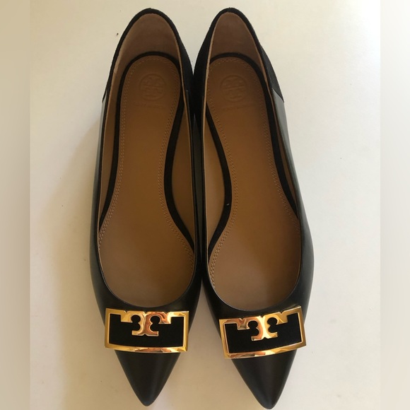 - Tory Burch Gigi Black Flats Leather Gold Logo Size 9 lightly worn - Picture 2 of 7